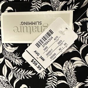 NWT CJ Banks Crop Pants plus size 24W, black & white pattern, signature slimming